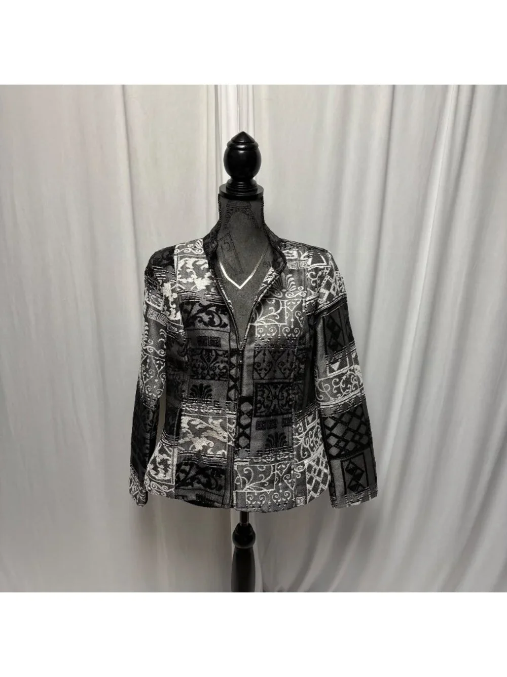 Christopher and Banks Jacket Womens Sz Medium Black Gray White Gradient Zippered